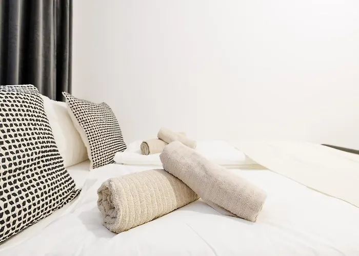 Central City Style Rooms By Home2