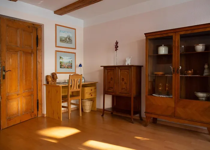 Hotel nahe College: Café Burgstraße