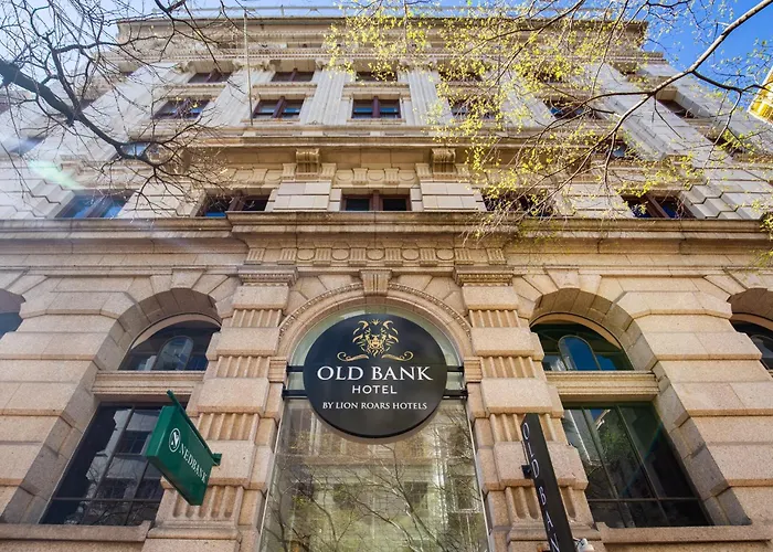 Old Bank - Lion Roars s & Lodges