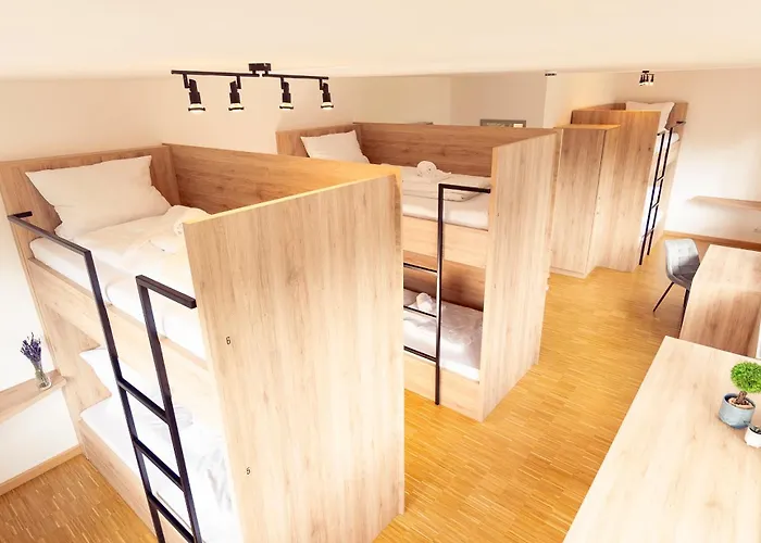 Henrys Sleeping am Augsburger Eiskanal