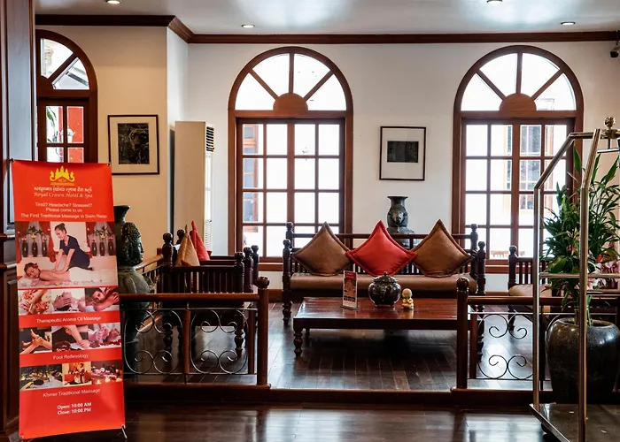 The Suite By Royal Crown Hotel