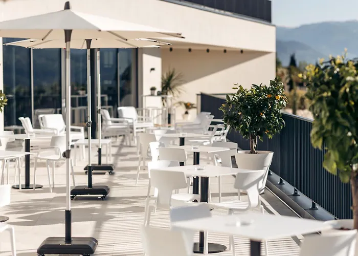 Hotel mit Pool: Villa Weingarten