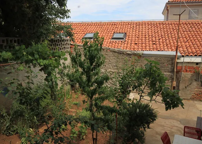 Apartments And Rooms With Parking Space Mali Losinj