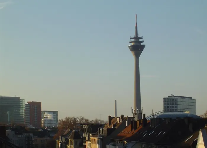 Ferienvermietung: Apartments Atomis Hotel Duesseldorf City