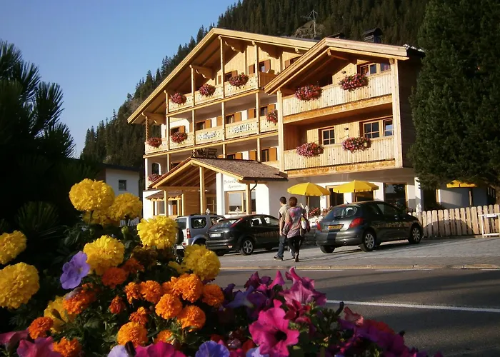 Gästehaus: Monti Pallidi B&B Apartments