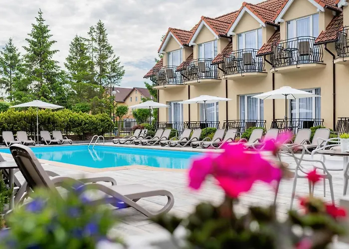 Haustierfreundliches Hotel: Alcest Z Widokiem Na Morze, Basenem,