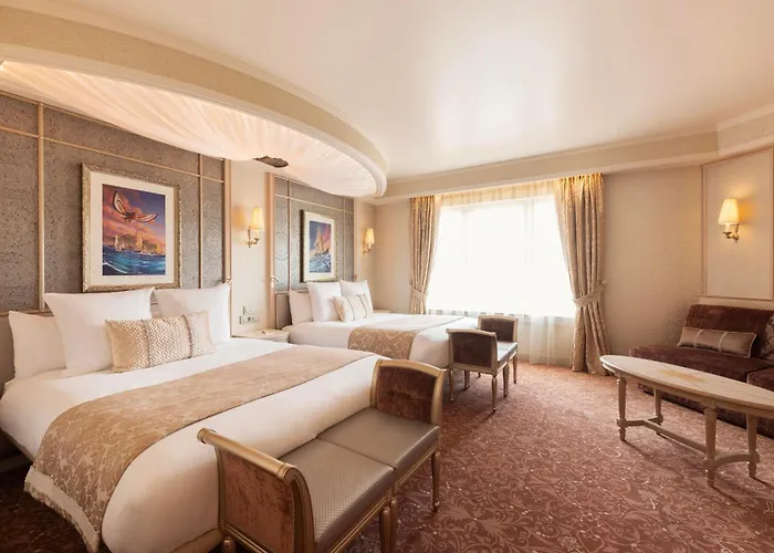 Disneyland Hotel