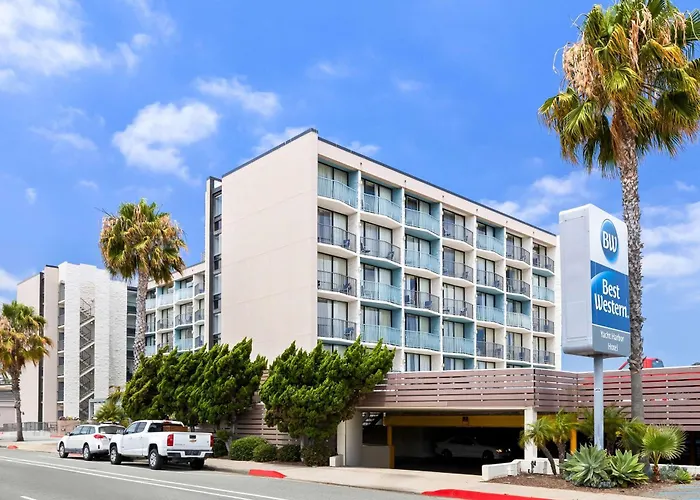 Motel: Best Western Yacht Harbor Hotel