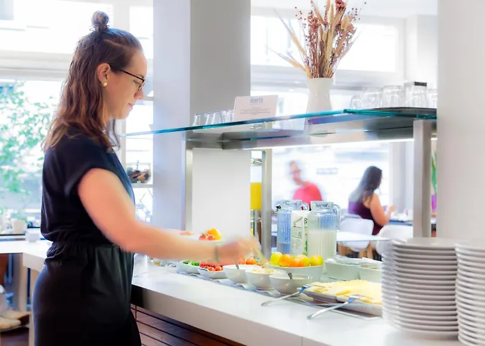 Hotel Marta - 1950'S Architecture In Zurich'S Vibrant Old Town, Near Main Station