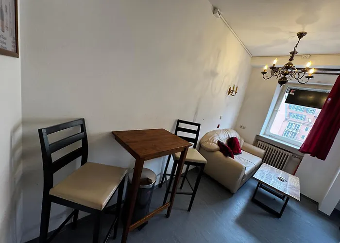 Femina - Direkt Im Rotlichtviertel