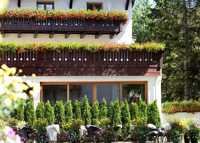 Zentrales Hotel: Valluga Hotel