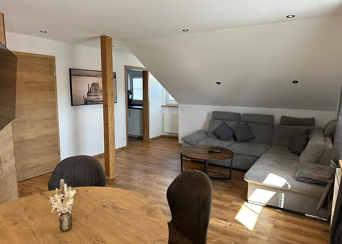 Hotel nahe College: Landgasthaus zum Kreuz GbR