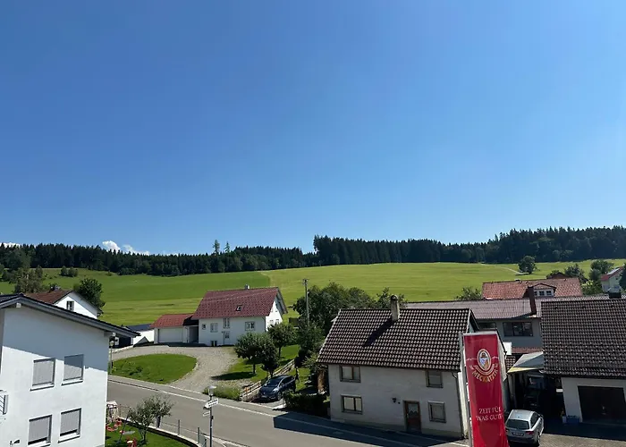 Hotel nahe College: Landgasthaus zum Kreuz GbR