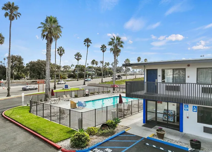Motel 6-Ventura, CA - Beach