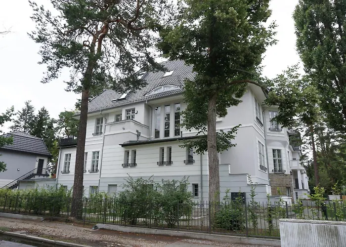 Aeronaut Suits By Pearl1