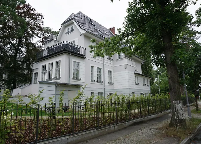 Aeronaut Suits By Pearl1