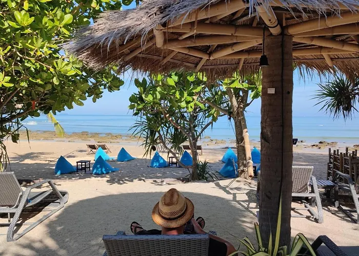 Lazy Lodge