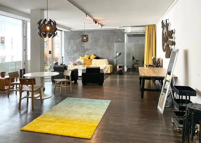 Heart Of Gold & Capsules Berlin