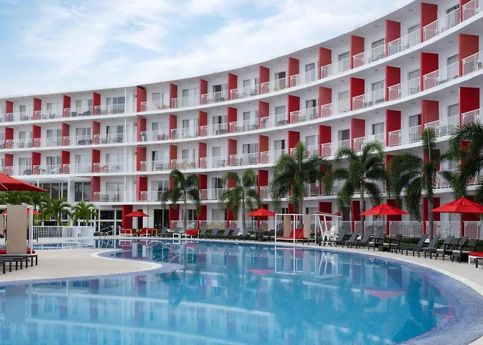 Haustierfreundliches Hotel: Grand Decameron Cornwall Beach, A Trademark All-Inclusive Resort