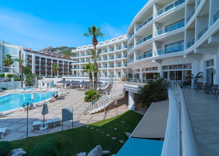 Pineta Park Deluxe Hotel