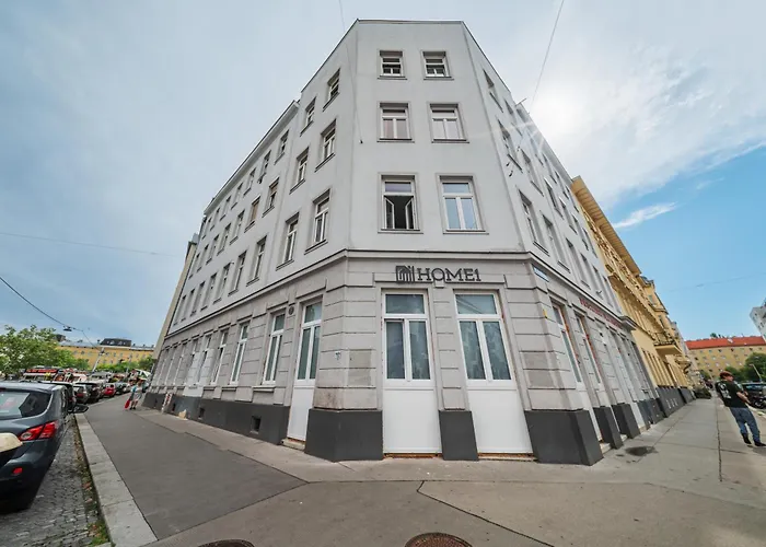 Herberge: Home1 - District Twelve Boutique Hostel