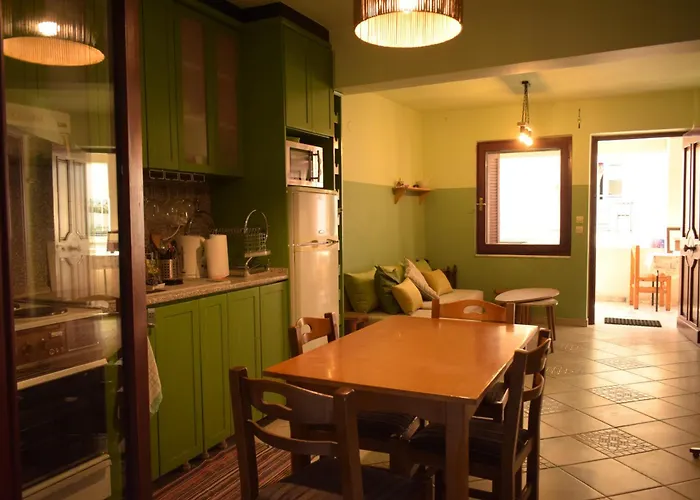 Hotel nahe College: Crossroads