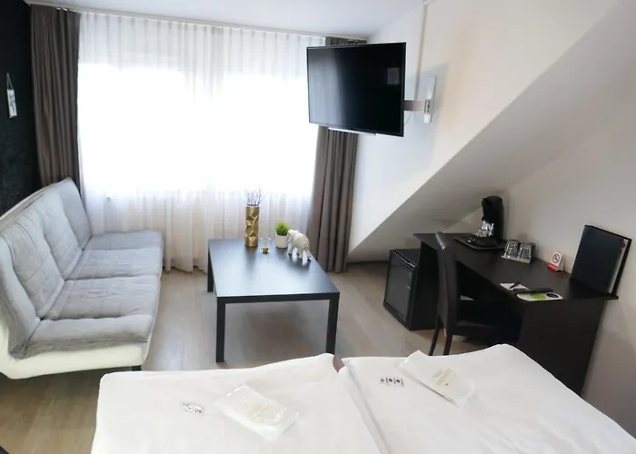 3-Sterne-Hotel: Hotel Bitzer Backnang Zentrum 24h Check In gratis Parkplätze