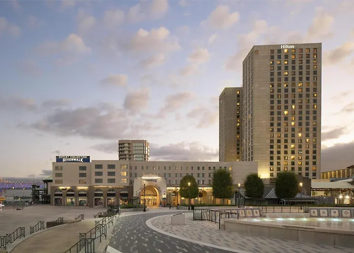 Hilton New Orleans Riverside