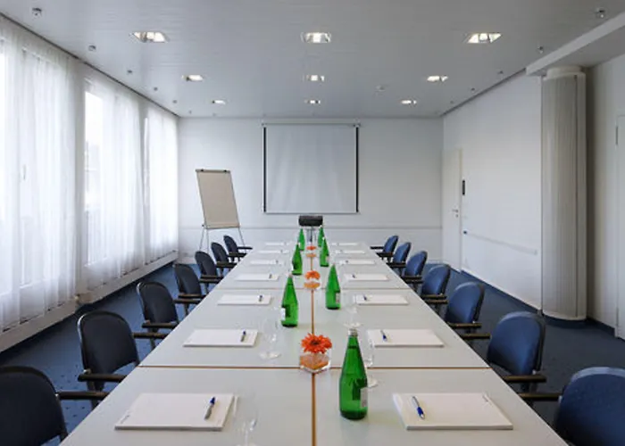 Glärnischhof by TRINITY