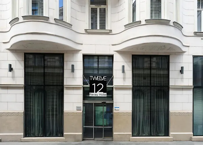 3-Sterne-Hotel: 12 Revay Hotel