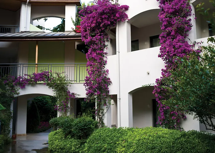 Cornelia De Luxe Resort