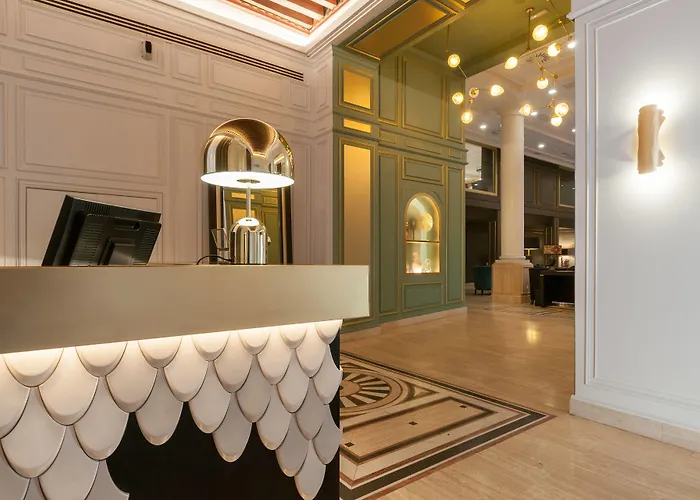 Hotel mit Hund Eugenia De Montijo, Autograph Collection