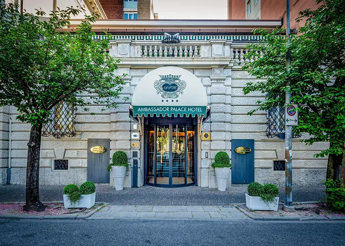 4-Sterne-Hotel: Ambassador Palace Hotel