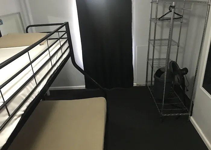 Hotel nahe College: Home Backpackers