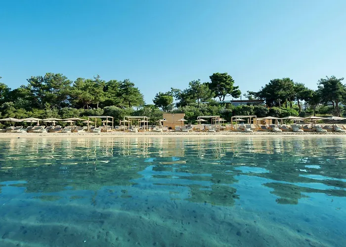 4-Sterne-Hotel: Trikorfo Beach