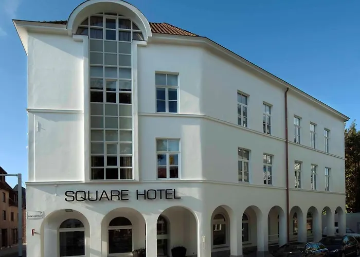 Hotel mit Hund Square