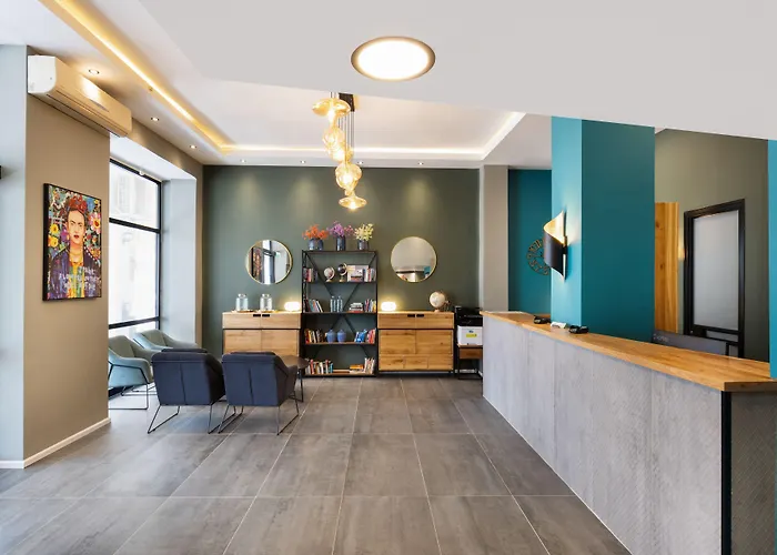 Residence Suites By Raphael s