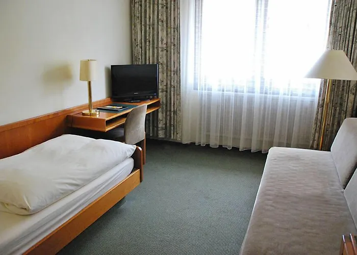 Hotel nahe College: Hotel Rheingauer Tor