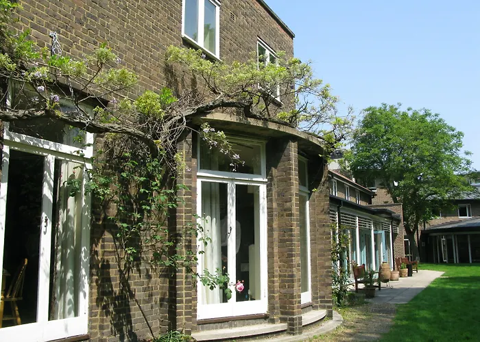 Familienhotels Royal Foundation Of St Katharine