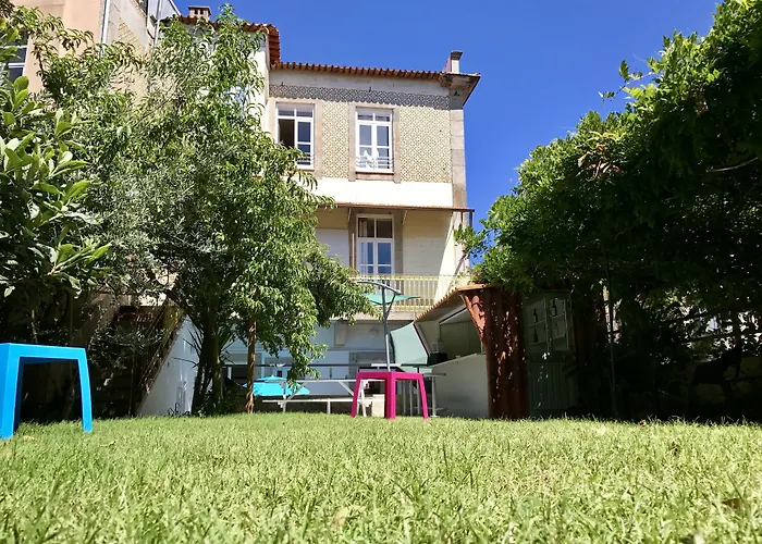 Urban Garden Porto Central Hostel