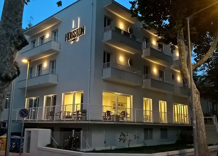 Houston Suites
