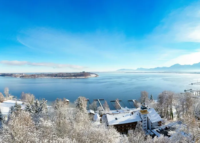 Hotel mit Aussicht: Yachthotel Chiemsee GmbH