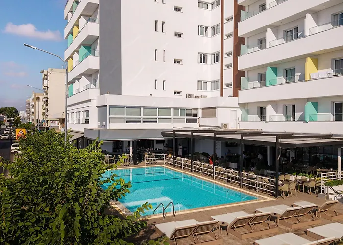3-Sterne-Hotel: Pefkos City Hotel