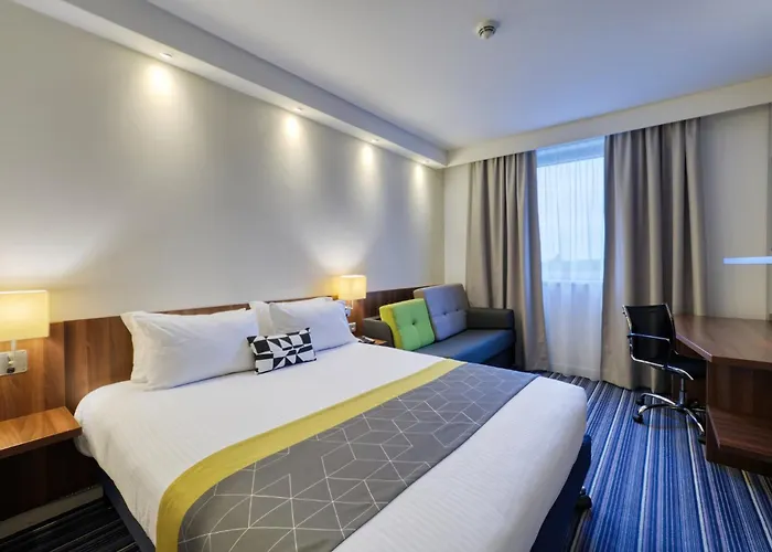 Holiday Inn Express Centre By Ihg