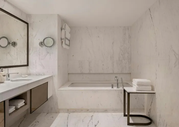 Sheraton New Delhi Hotel