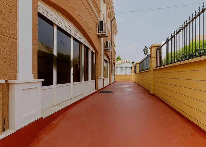 Ayz Elcano - Auto Check-In Property