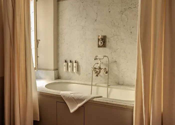 4-Sterne-Hotel: La Maison Du Village