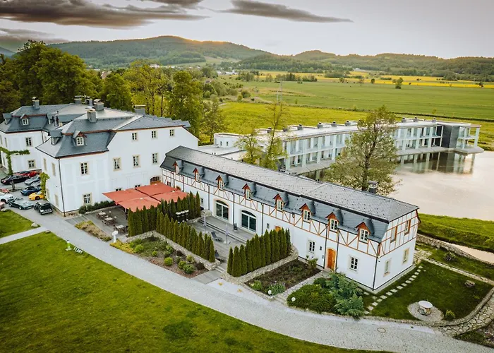 Kurhotel: Pałac Pakoszów Schlosshotel Wernersdorf