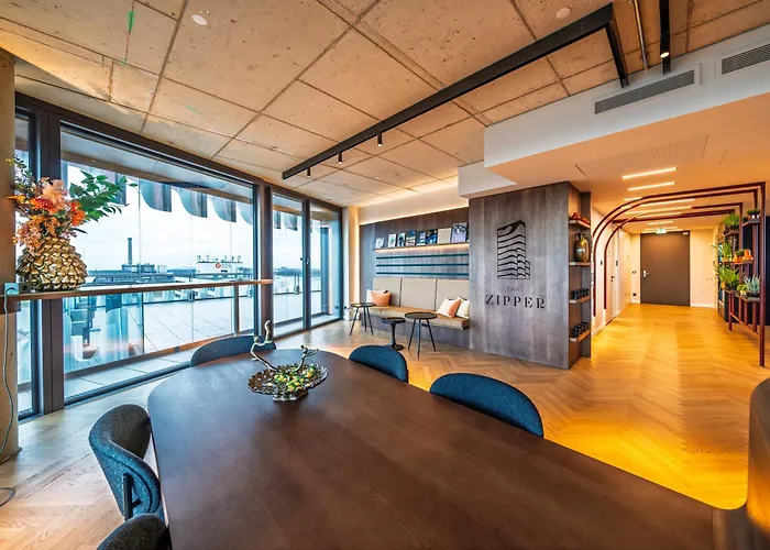 The Zipper Hotel und Apartments