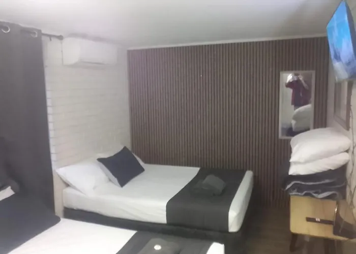 Familienhotel: Kingsford Riverside Inn
